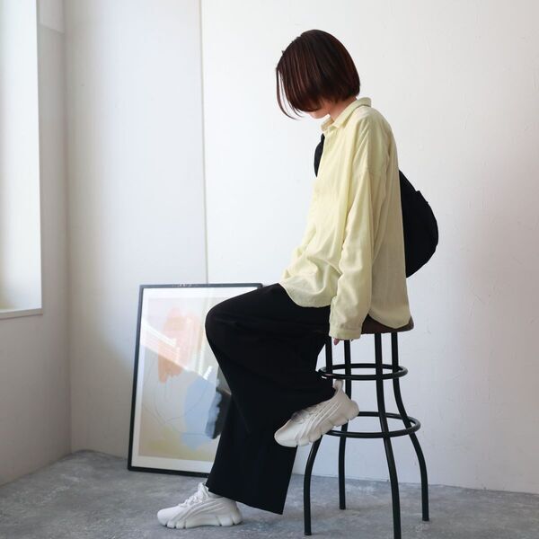 来たる春に向けて。新作の「ファッション小物」2選をスタッフがコーディネート[PR]