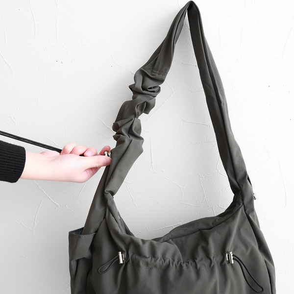 来たる春に向けて。新作の「ファッション小物」2選をスタッフがコーディネート[PR]