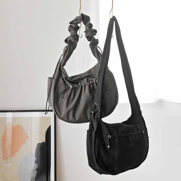 来たる春に向けて。新作の「ファッション小物」2選をスタッフがコーディネート[PR]