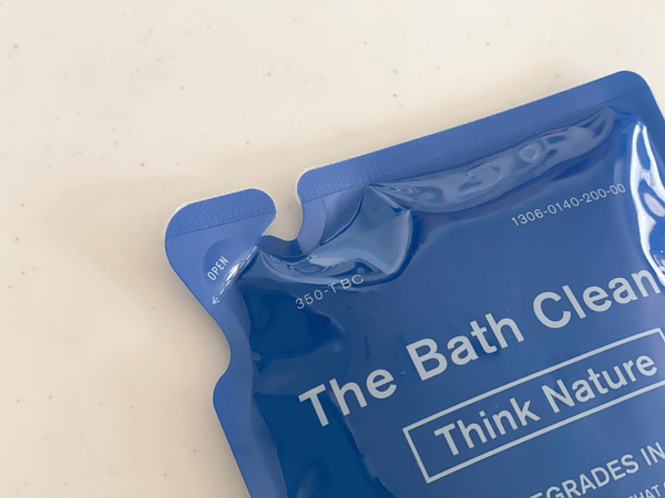 お風呂の水アカ、皮脂汚れ、石けんカスすべてこれ一本で解決！「The Bath Cleaner Think Nature」[PR]