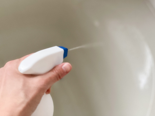 お風呂の水アカ、皮脂汚れ、石けんカスすべてこれ一本で解決！「The Bath Cleaner Think Nature」[PR]