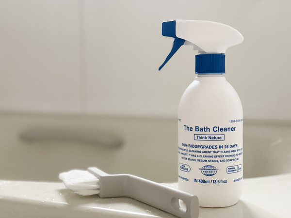 お風呂の水アカ、皮脂汚れ、石けんカスすべてこれ一本で解決！「The Bath Cleaner Think Nature」[PR]