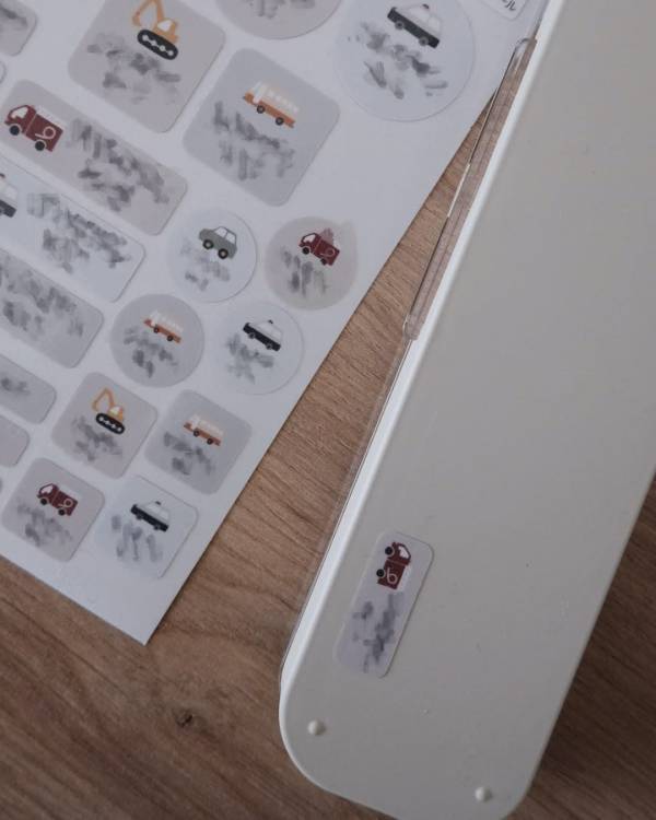 入園入学の最難関「お名前つけ」は、ここまでラクに進化した！100回洗っても剥がれない革命シールの話【インスタグラマーさんのもの選び】[PR]