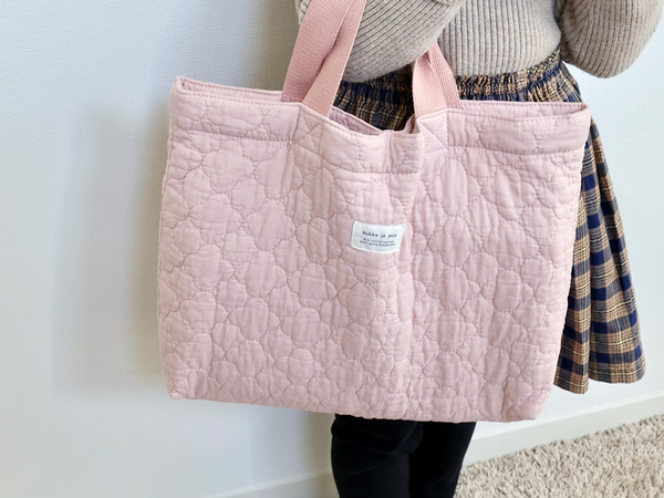 子どもたちのがんばる気持ちにそっと寄り添う。優しい風合いの「kukka ja puuイブル レッスンバッグ」[PR]