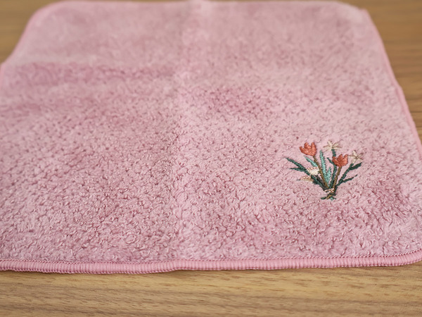 フワフワで吸水性も高い。キッズの毎日にちょうどよい北欧ライクなタオルハンカチ[PR]