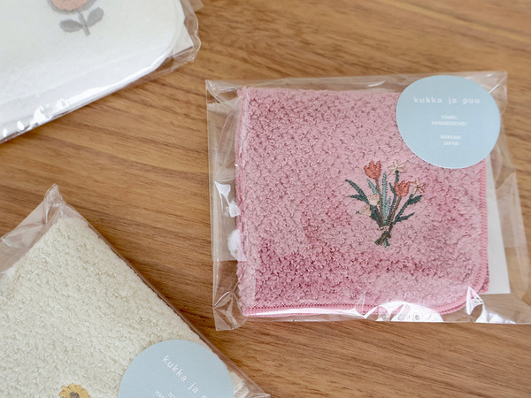 フワフワで吸水性も高い。キッズの毎日にちょうどよい北欧ライクなタオルハンカチ[PR]