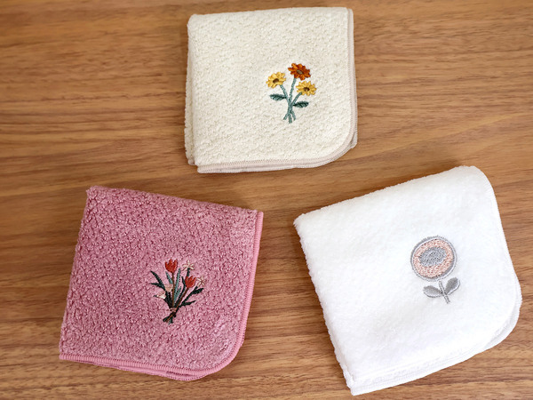 フワフワで吸水性も高い。キッズの毎日にちょうどよい北欧ライクなタオルハンカチ[PR]