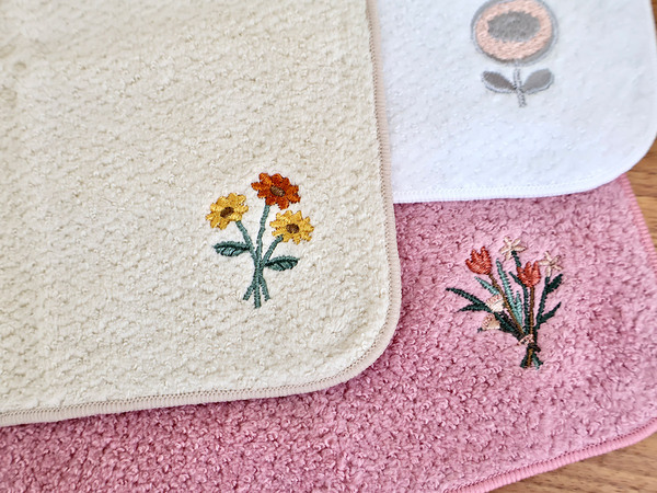 フワフワで吸水性も高い。キッズの毎日にちょうどよい北欧ライクなタオルハンカチ[PR]