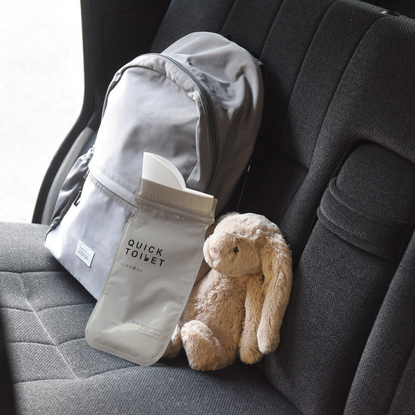 バッグに入るスリムな「携帯トイレ」新登場！ トイレの待ち時間をゼロへ