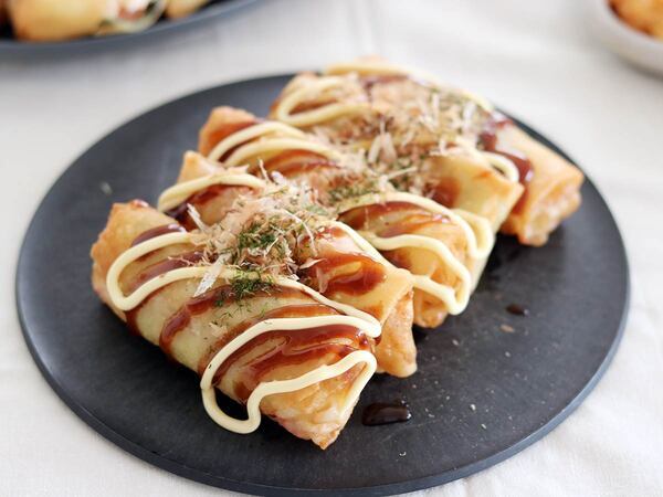 春巻きアレンジレシピ！「スティックお好み焼き＆マルゲリータピザ風」
