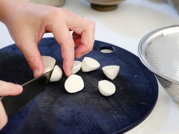 春巻きアレンジレシピ！「スティックお好み焼き＆マルゲリータピザ風」