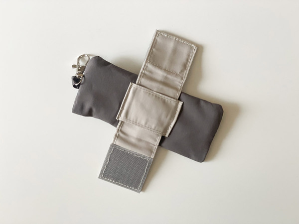 小学生だってスマートに！使いたい時にすぐに取り出せるキーケースとカードケース。[PR]