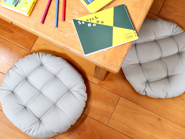 リビング時間がより快適に。床座りでもお尻が痛くならない！「bon momentのもっちりクッション」[PR]