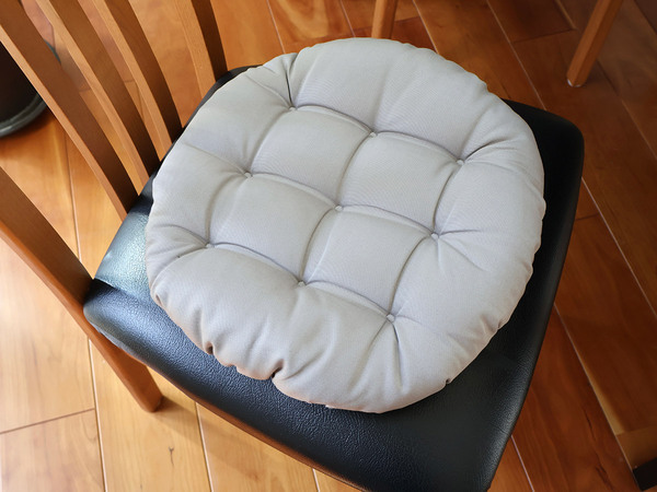 リビング時間がより快適に。床座りでもお尻が痛くならない！「bon momentのもっちりクッション」[PR]