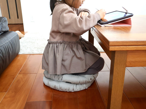 リビング時間がより快適に。床座りでもお尻が痛くならない！「bon momentのもっちりクッション」[PR]