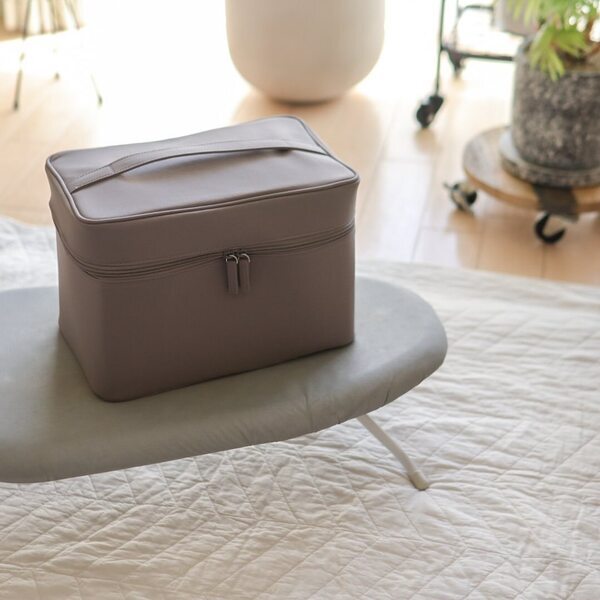 アイロン用だけじゃない！ありそうで意外と少ない『持ち運べる＆大容量な収納』が、インスタグラマーさん邸でもいろいろ活躍中〜[PR]