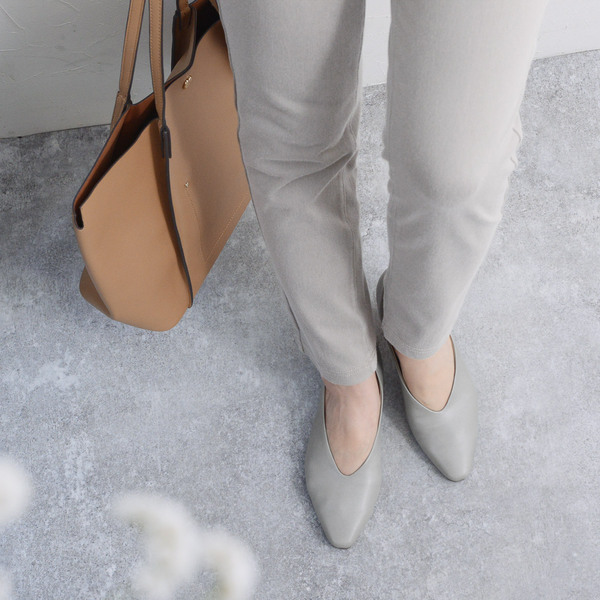 足が疲れない、もっと歩きたくなる！そんな軽やかパンプスで春をスタート[PR]