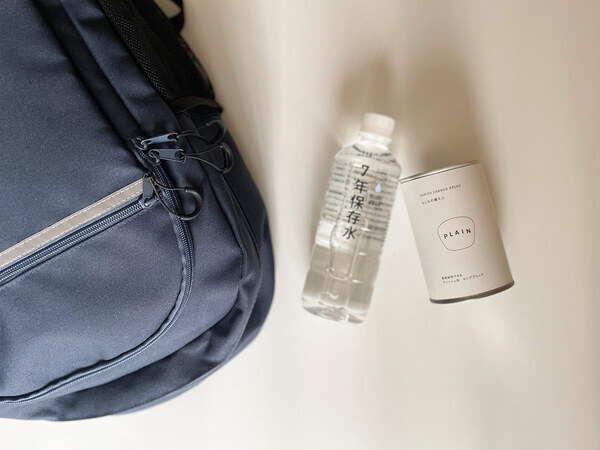 長期保存できる防災食品シリーズ「CANNED BREAD 長期保存できるデニッシュ缶」と「７年保存水」