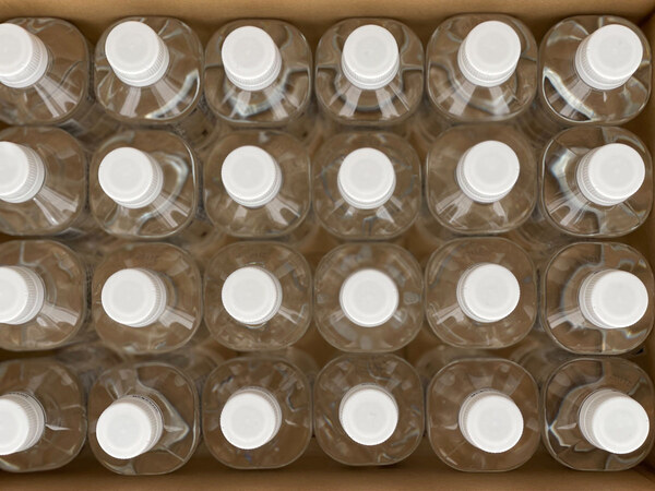 長期保存できる防災食品シリーズ「CANNED BREAD 長期保存できるデニッシュ缶」と「７年保存水」