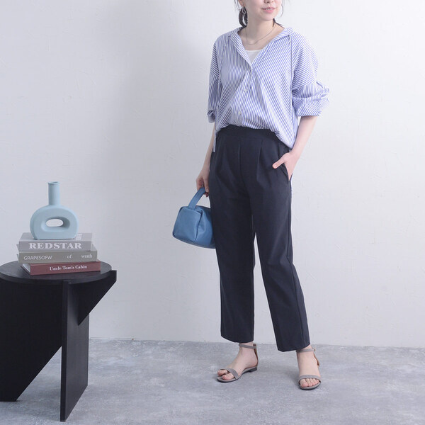 気になる骨盤底筋をこっそりケア。私たちがエイジング対策に選んだのは「秘密のベルト付き」テーパードパンツ[PR]