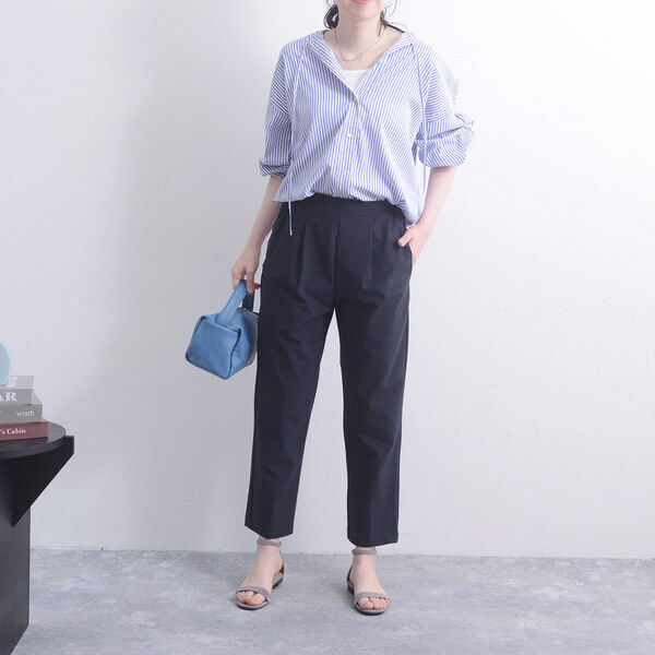 気になる骨盤底筋をこっそりケア。私たちがエイジング対策に選んだのは「秘密のベルト付き」テーパードパンツ[PR]