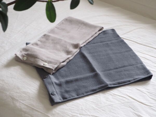 タオルが床に落ちるストレスから解放！いつでもきれいな面で手を拭ける「くるくるタオル」