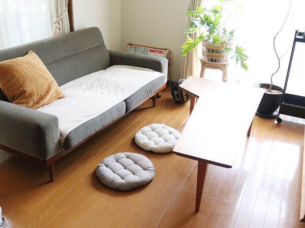 バタバタ元気な子どもたちも、定位置を決めればスッと着席！4人家族のもっちりクッション使用レポート[PR]