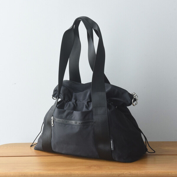 「軽量旅バッグ」がトランスフォーム！？日帰り～飛行機旅行まで、旅のあるあるにフィット[PR]