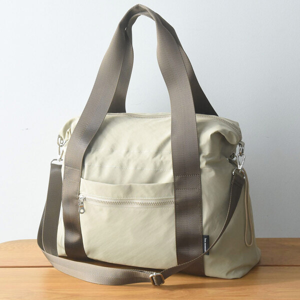 「軽量旅バッグ」がトランスフォーム！？日帰り～飛行機旅行まで、旅のあるあるにフィット[PR]