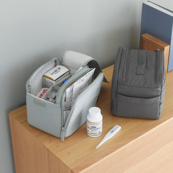 薬も湿布も一目瞭然！の「救急箱」。しんどい時こそ頼りになるNEWモデルが誕生しました。[PR]