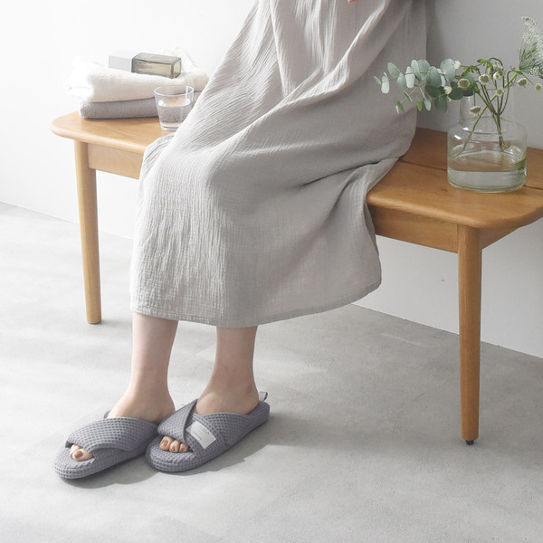 リネン、ワッフル、それとも畳？今年の夏スリッパはどれにする？それぞれの魅力をまとめてご紹介！[PR]
