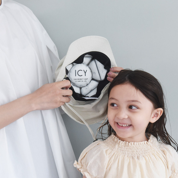 猛暑を乗り切るぞ！外出時に持ち歩きたい、首・頭・手のひらヒンヤリ冷感アイテム5選[PR]