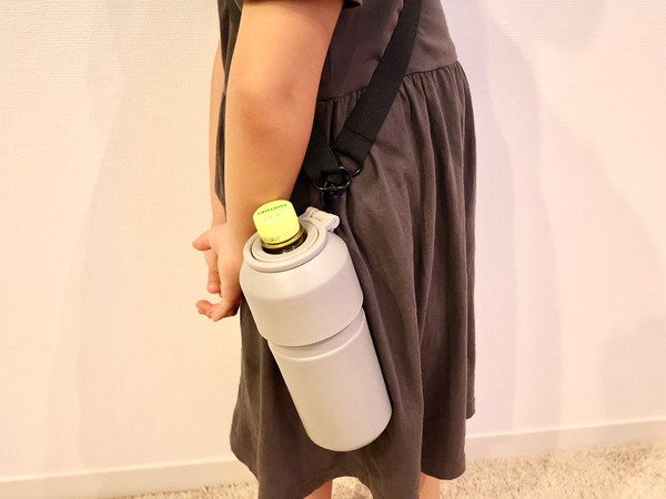 猛暑日でもぬるくならず、冷たさキープ。bon momentの保冷ペットボトルホルダー。[PR]