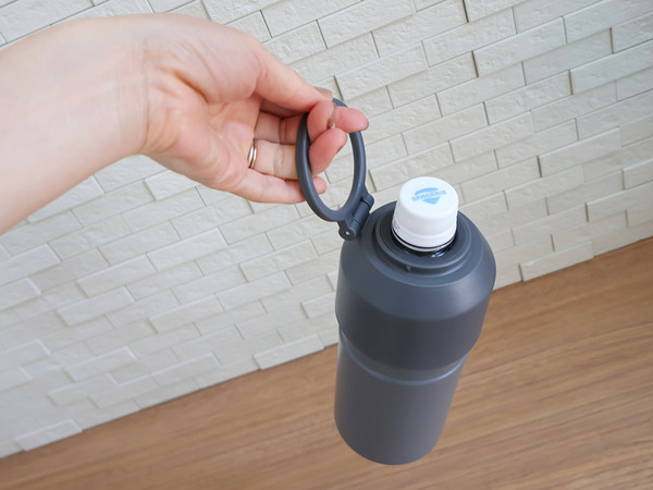 猛暑日でもぬるくならず、冷たさキープ。bon momentの保冷ペットボトルホルダー。[PR]