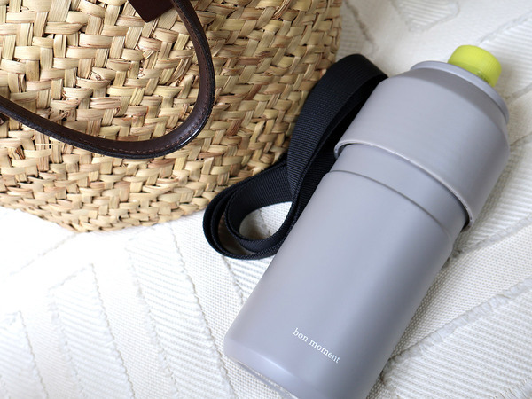 猛暑日でもぬるくならず、冷たさキープ。bon momentの保冷ペットボトルホルダー。[PR]