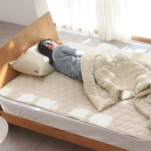 「2025今夏ベストな寝具はどれ？」冷感値だけじゃない、担当歴8年のバイヤーに聞いた3タイプの選び方[PR]