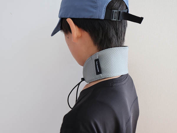 小学生の登下校時の暑さ対策にも。水で濡らすだけでひんやりが続く「bon momentのネッククーラー」[PR]