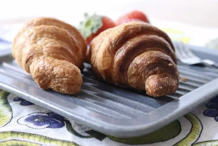 「パン専用なんて贅沢じゃない?」そんなスタッフも心変わりしたトースト皿の実力とは!スタッフ3名の使用レポをお届け