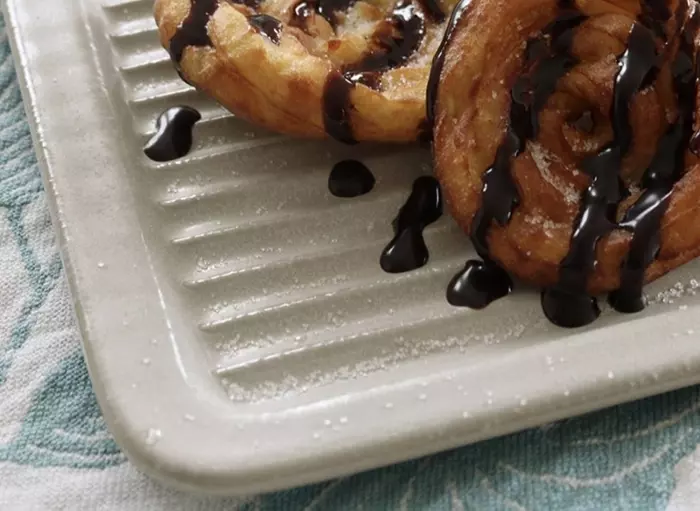 「パン専用なんて贅沢じゃない？」そんなスタッフも心変わりしたトースト皿の実力とは！スタッフ3名の使用レポをお届け