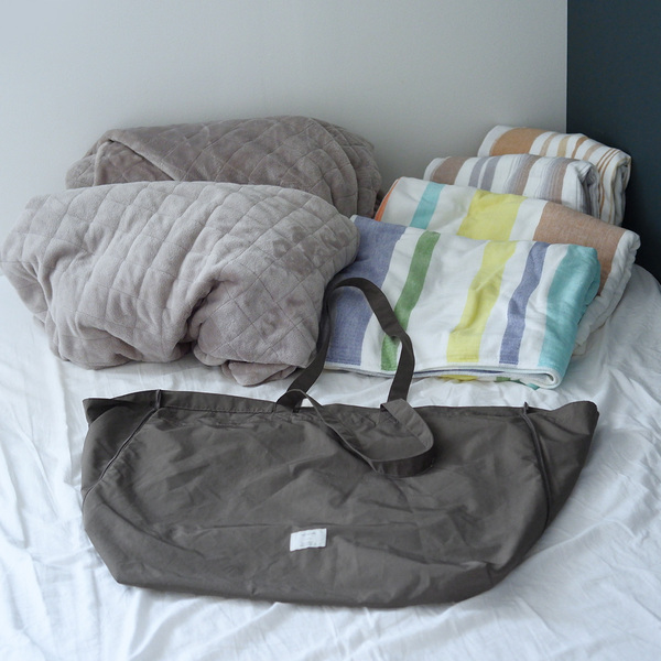 布団が入るだけじゃない！育児からレジャーまで、スタッフの「ビッグトート」愛用シーンとは？[PR]