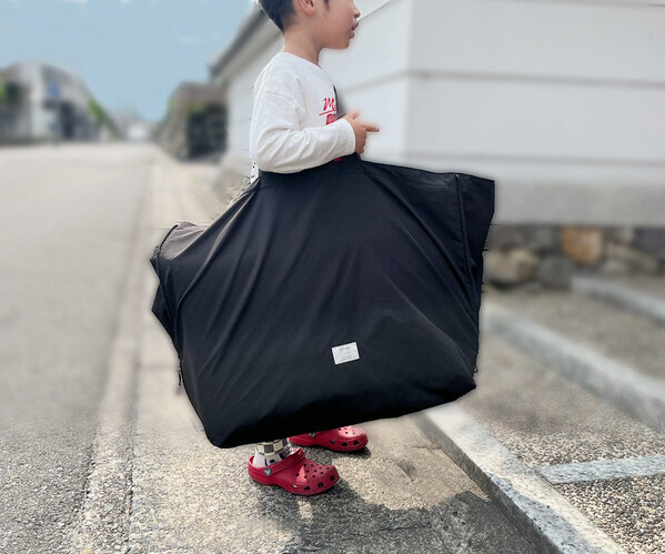 布団が入るだけじゃない！育児からレジャーまで、スタッフの「ビッグトート」愛用シーンとは？[PR]