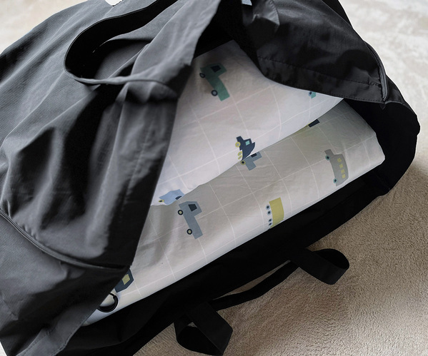 布団が入るだけじゃない！育児からレジャーまで、スタッフの「ビッグトート」愛用シーンとは？[PR]