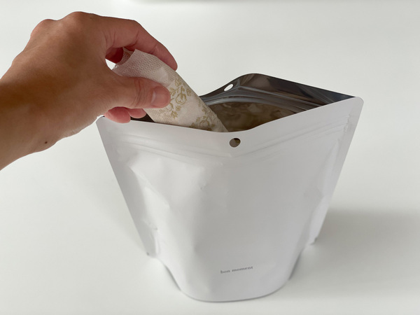 「においが漏れないサニタリーゴミ袋」に頼って、憂鬱な生理の日を乗り越えよう[PR]