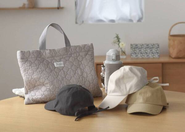 今こそ「キャップ」！姉妹ママ・仲良し親子の特権、後ろ姿がかわいすぎる、インスタグラマーさんのお揃いレポ[PR]