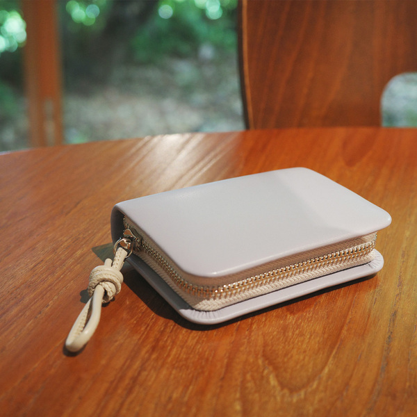 お財布買い換えの「決め手」は？スタッフ3名に聞いた、ラムレザーミニ財布の好きなとこ。[PR]