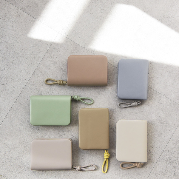 お財布買い換えの「決め手」は？スタッフ3名に聞いた、ラムレザーミニ財布の好きなとこ。[PR]