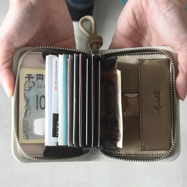 お財布買い換えの「決め手」は？スタッフ3名に聞いた、ラムレザーミニ財布の好きなとこ。[PR]