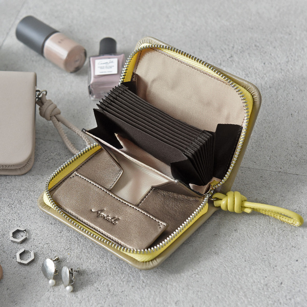 お財布買い換えの「決め手」は？スタッフ3名に聞いた、ラムレザーミニ財布の好きなとこ。[PR]