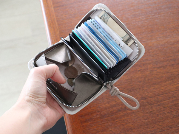 お財布買い換えの「決め手」は？スタッフ3名に聞いた、ラムレザーミニ財布の好きなとこ。[PR]