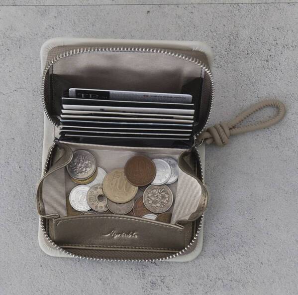 お財布買い換えの「決め手」は？スタッフ3名に聞いた、ラムレザーミニ財布の好きなとこ。[PR]